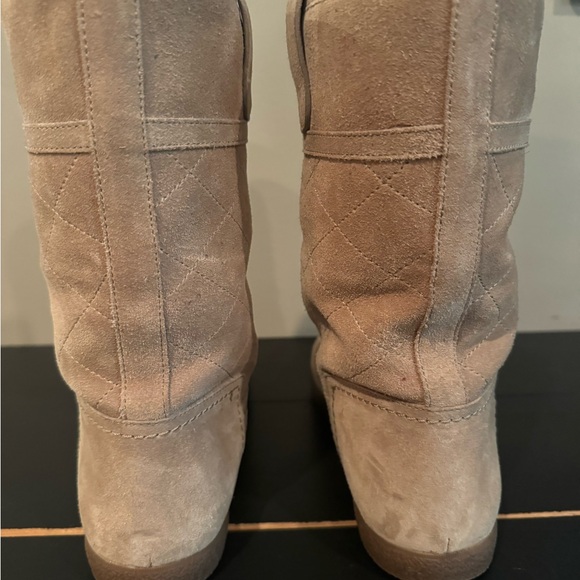 💥Tory Burch Suede Pull On Boots. Color Tan, Size 9, Mid-calf - Picture 4 of 8